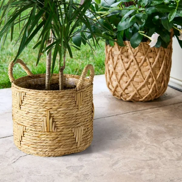 12" Round Bulrush Basket Planter view 6