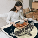 1 pc Death Moth Moon Star Throw Blanket, Gothic Skull Moth Sherpa Blanket, Dark Academia Celestial Blanket for Couch Bed Sofa, Soft Cozy Black and White Witchy Decor temu can only be self-picked up - Image 7
