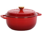Cast iron 7.5QT cooking pot - Gradient red color - Includes two silicone gloves - Enamel pot
