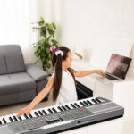 [Do Not Sell on Amazon] GEP-110 61 Key Lighting Keyboard with Piano Stand, Piano Bench, Built In Speakers, Headphone, Microphone, Music Rest, LED Screen, 3 Teaching Modes for Beginners - Image 6
