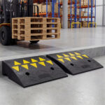 2 Pcs Heavy Duty Rubber Curb Ramp with Drain Channel & Reflective Strips for Driveway - Image 6