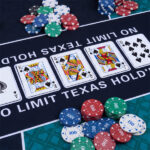 70"×35" 10-Player XL Poker Table Mat, Non-Slip Rubber Base Spill-Proof Multi-Spandex Table Top with Carry Bag (Black & Green)​ - Image 9