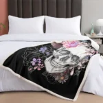 1 pc Floral Skull Throw Blanket, Gothic Sugar Skull with Watercolor Flowers Blanket, Black Background Cozy Sherpa Blanket, Day of the Dead / Halloween Decor, Soft Plush Blanket for Couch Bed Sofa temu can only be self-picked up - Image 4