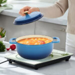 Cast iron 5QT cooking pot - Gradient blue - Includes two silicone gloves - Enamel pot - Image 8